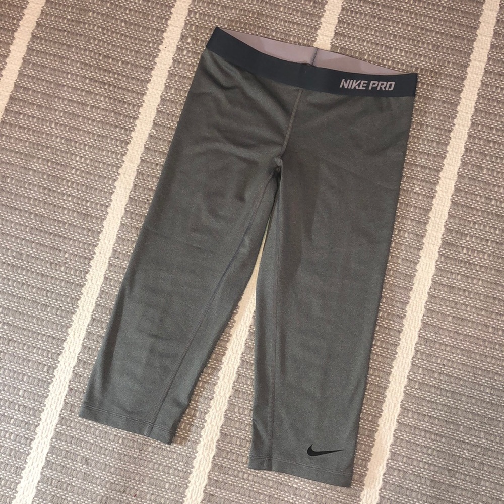 Nike Pro 3/4 Leggings Grey Medium